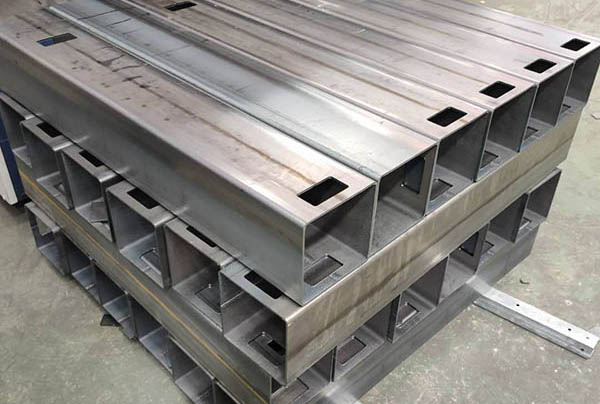 博湖大口径无缝方管